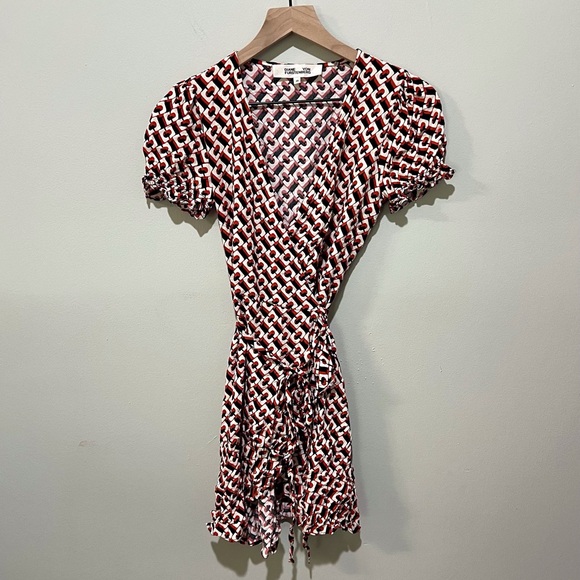 Diane von Furstenberg Emilia Geometric Mini Wrap Dres - Picture 2 of 8